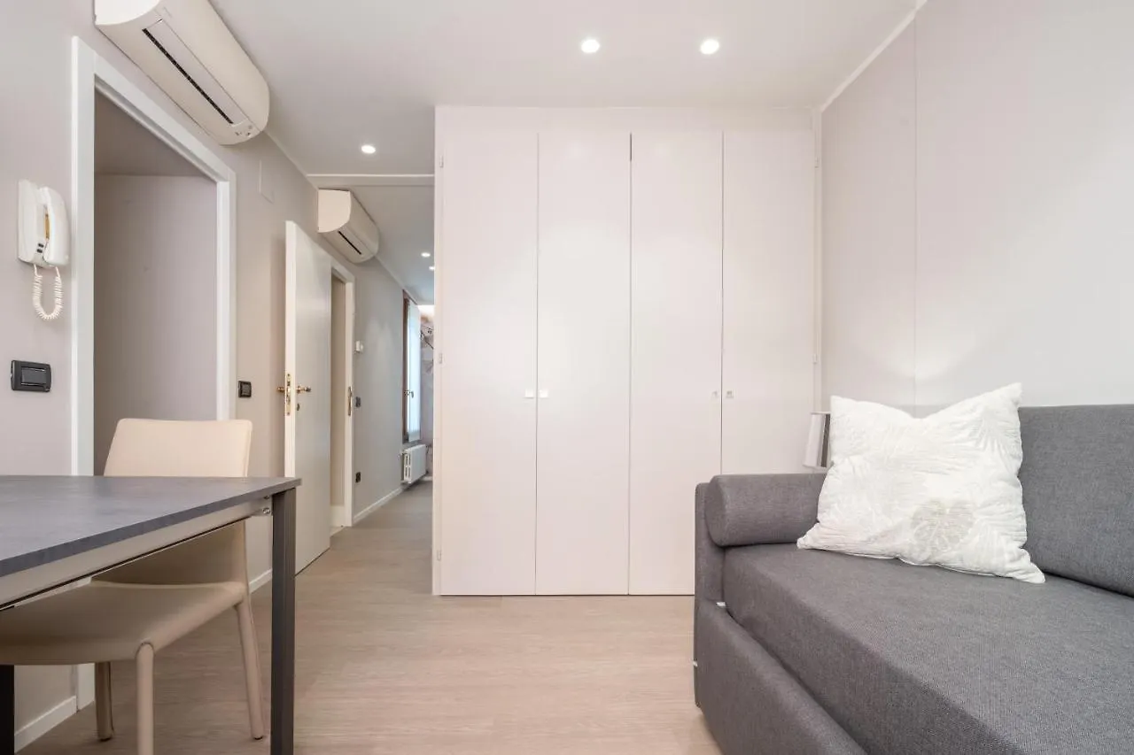 Accademia Apartments R&R Venice Italy