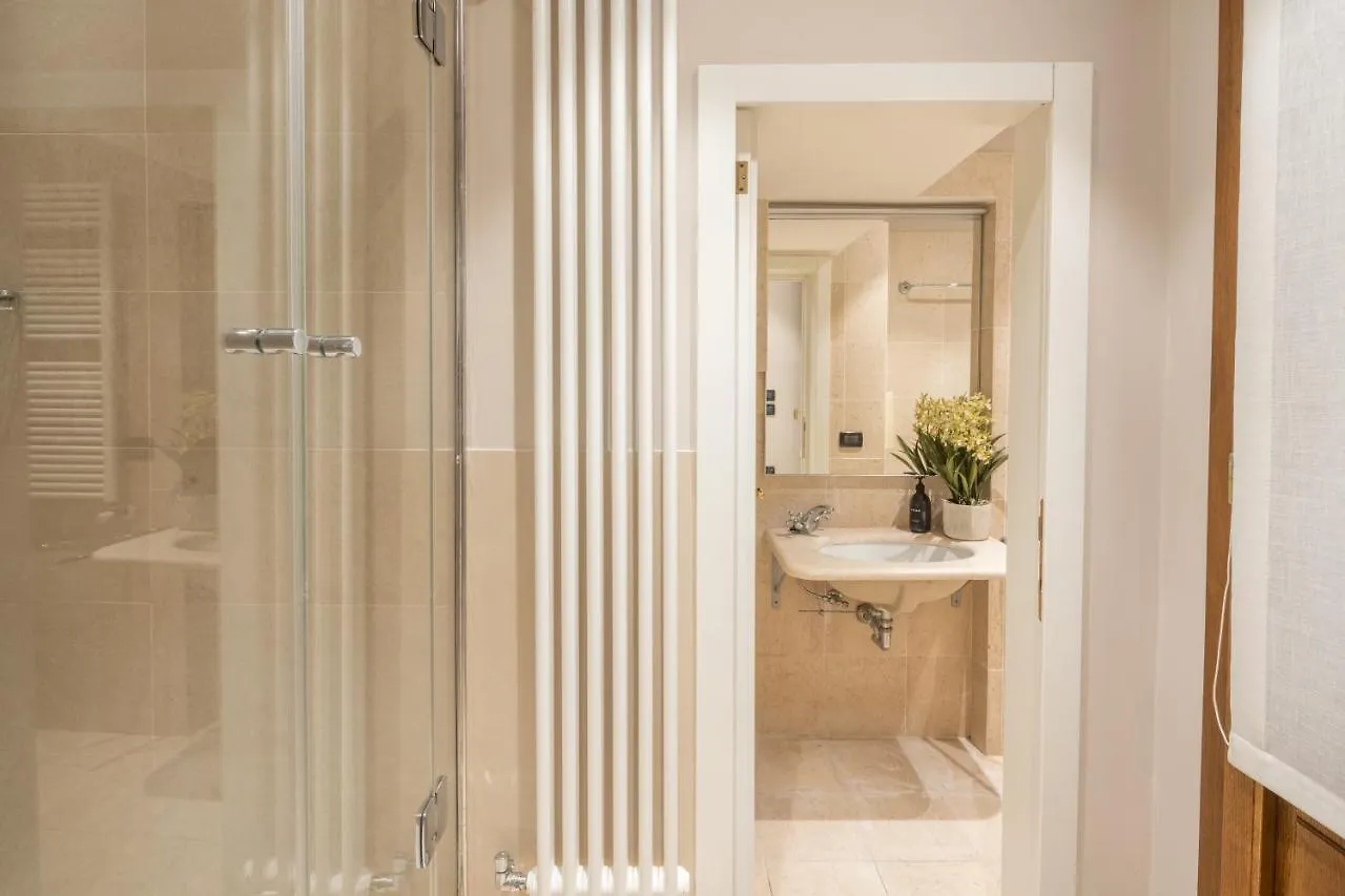 Accademia Apartments R&R Venice