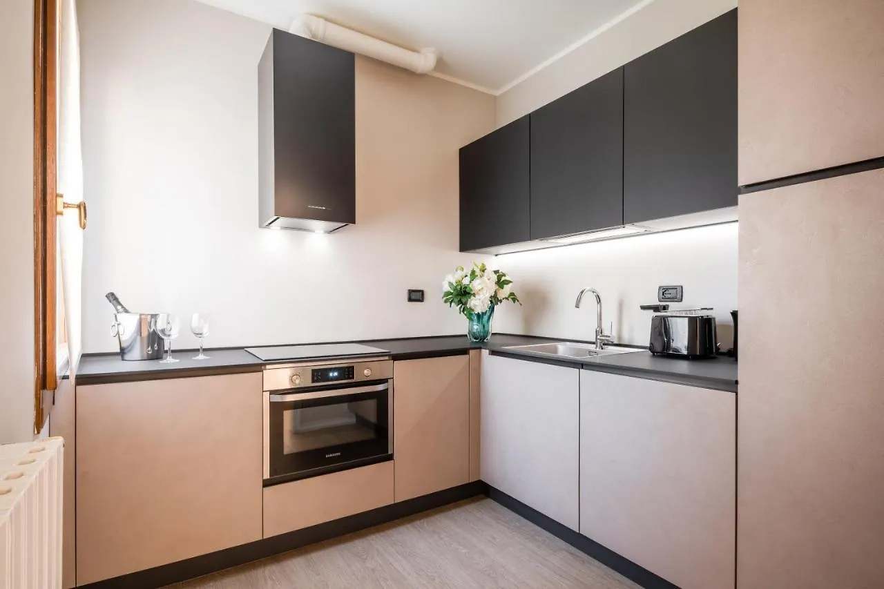 Accademia Apartments R&R Venice